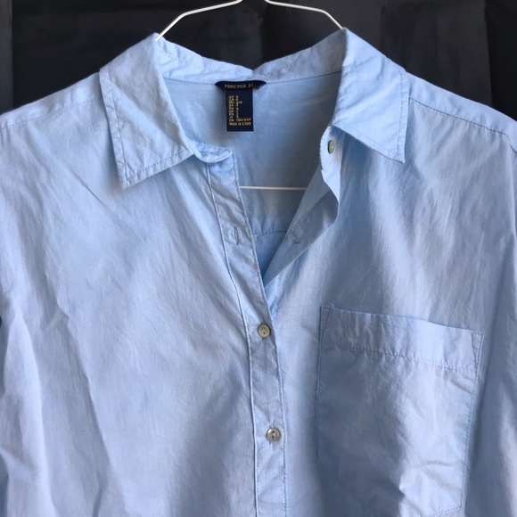 💙 Sky blue button cropped button down ☁️ - Picture 2 of 3